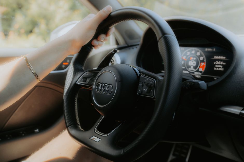 Відкликання Volkswagen і Audi: 2,86 млн авто через ризик відмови керма