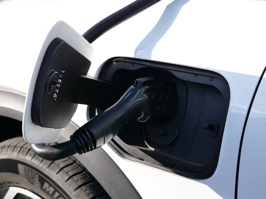Система швидкої зарядки Geely Smart Charge: швидкість та довговічність