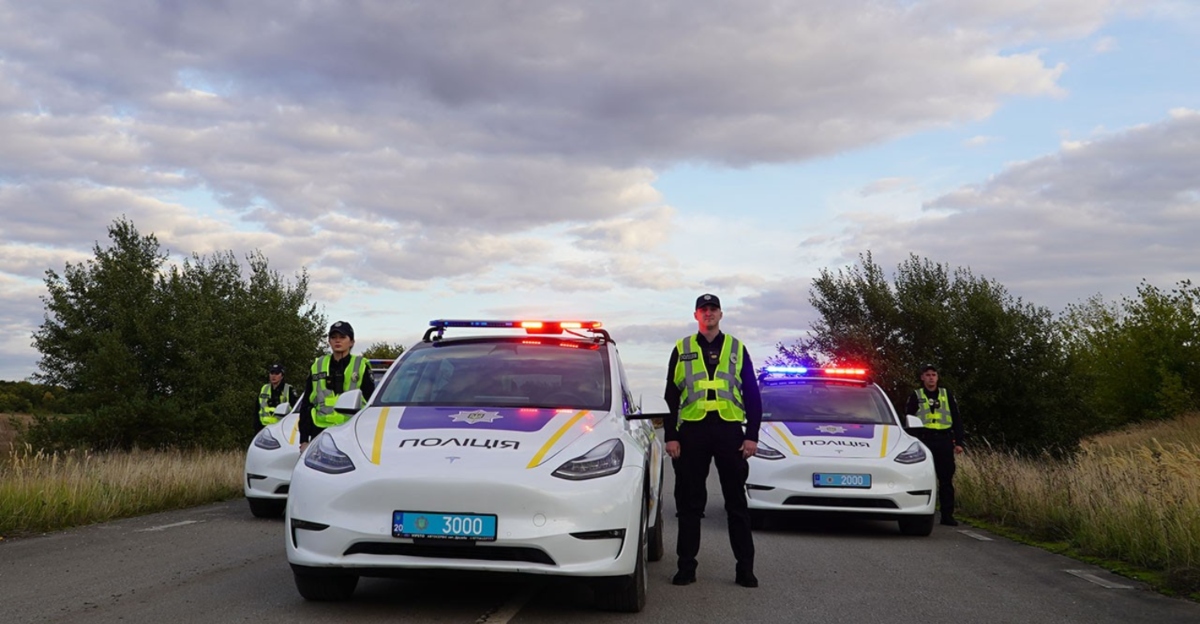 Поліція Теребовлі переходить на Tesla для енергонезалежності