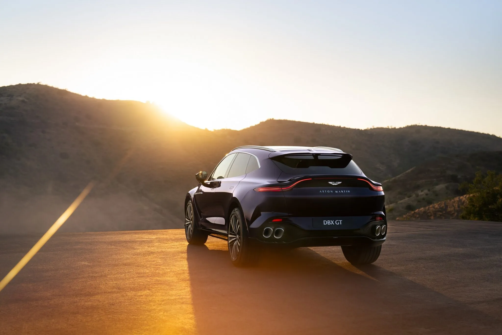 Aston Martin DBX GT з потужністю 727 к.с. для довгих поїздок