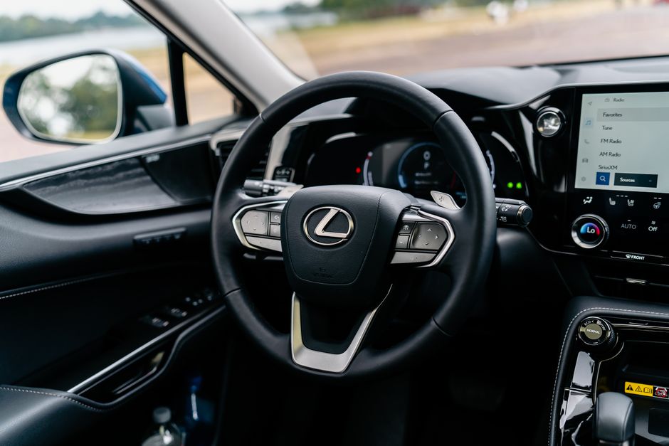 Lexus NX повністю відмовляється від бензинових двигунів з оновленням 2027 року