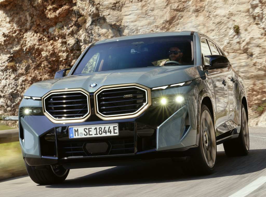 BMW XM 2023. Фото та відео