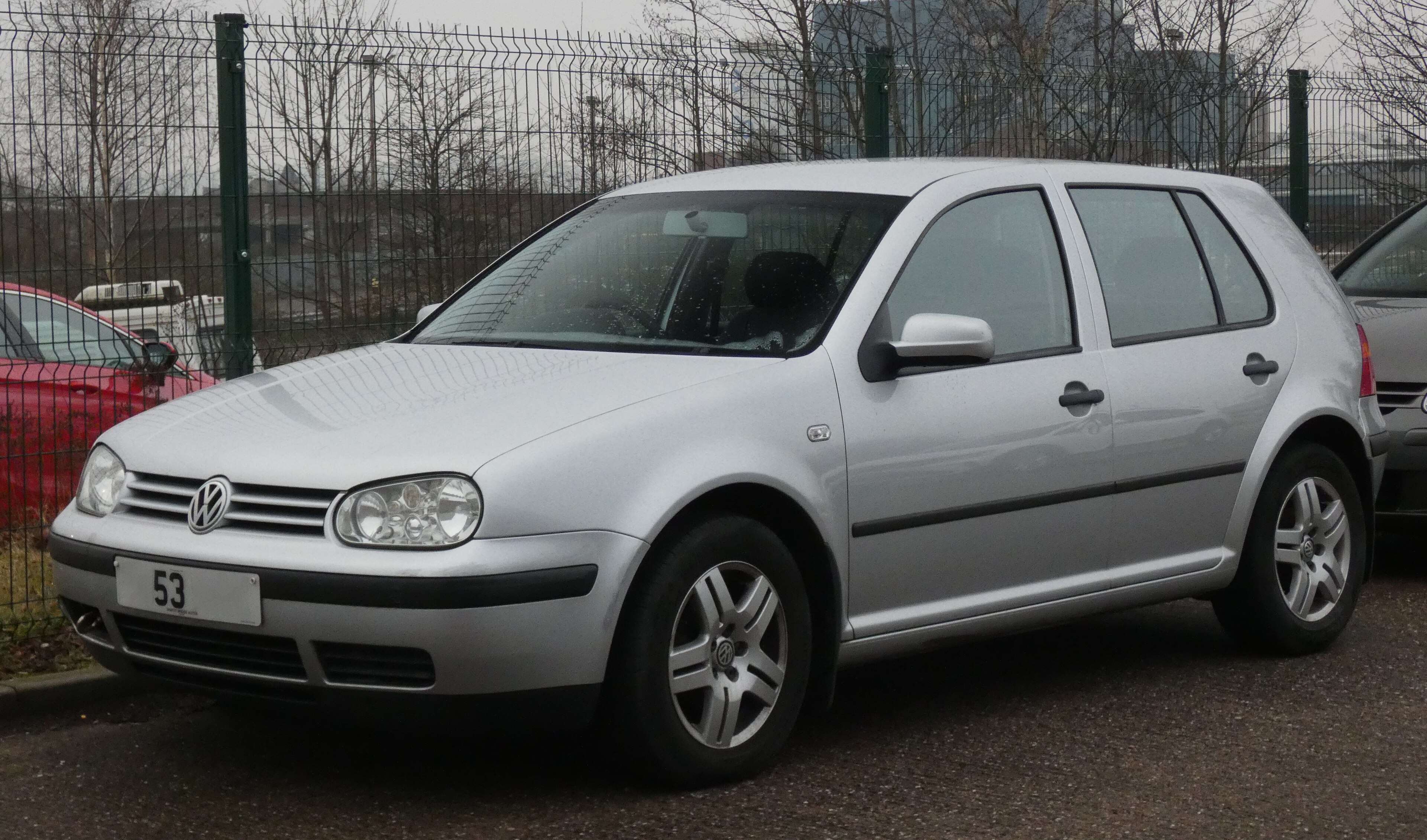 Скільки коштує Volkswagen Golf 4 в Литві?